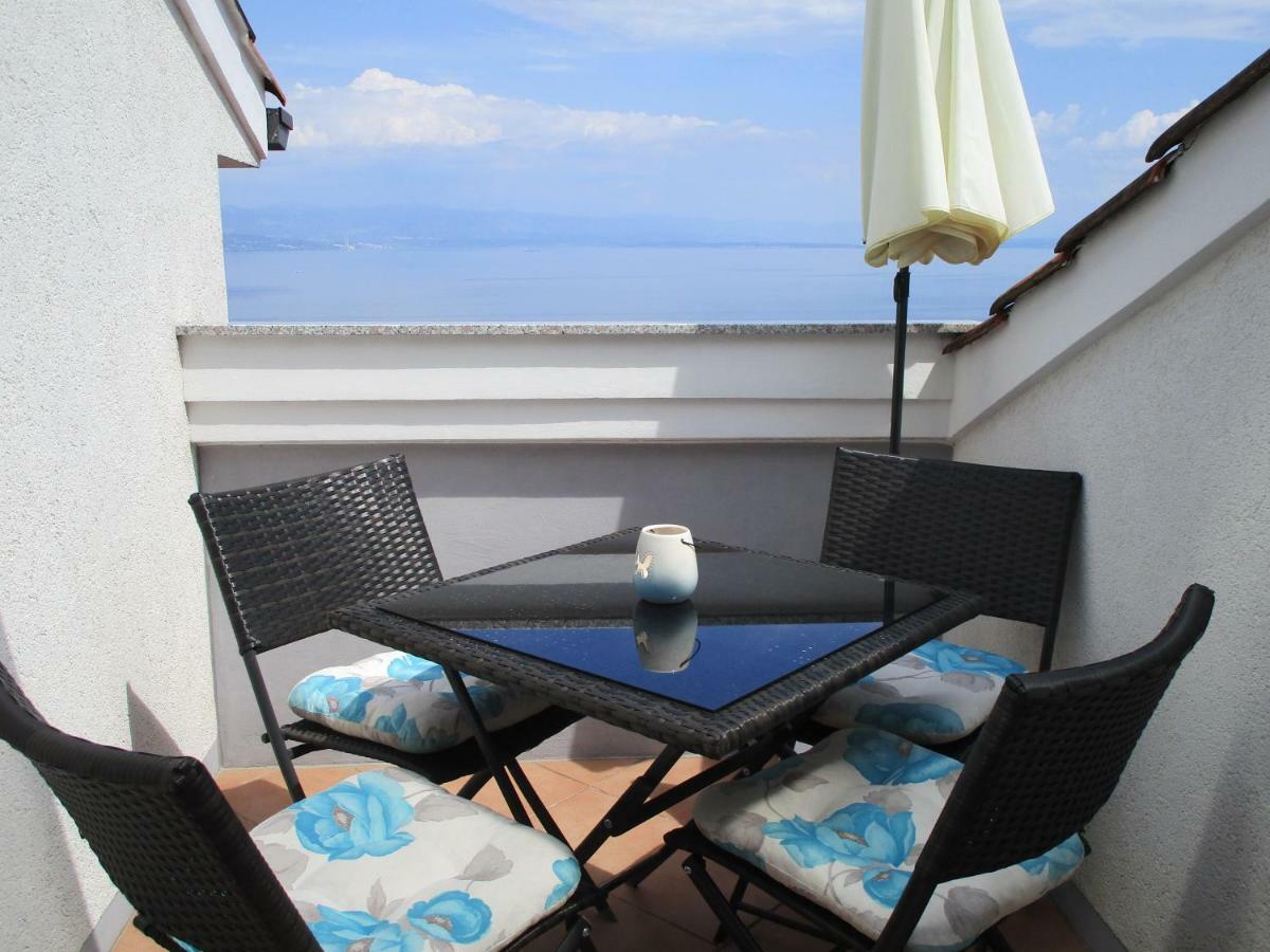 Villa Suzy-Apartments Suzana Lovran Eksteriør billede